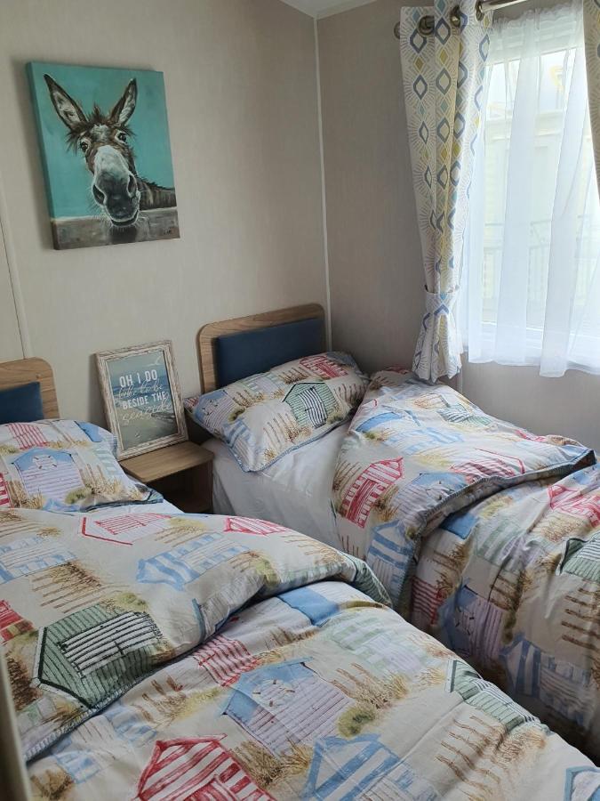 Premium Accommodation With Luxury Hot-Tub And Decking Area, Near Fantasy Island Ingoldmells Buitenkant foto